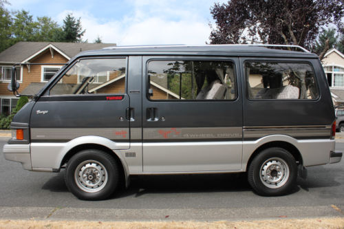 Hotbox? 1990 Mazda Bongo 4WD Van